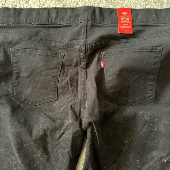 Levi's Black Perfectly Shaping Pull-On Leggings NWT Mid Rise 22W M - Picture 4 of 4
